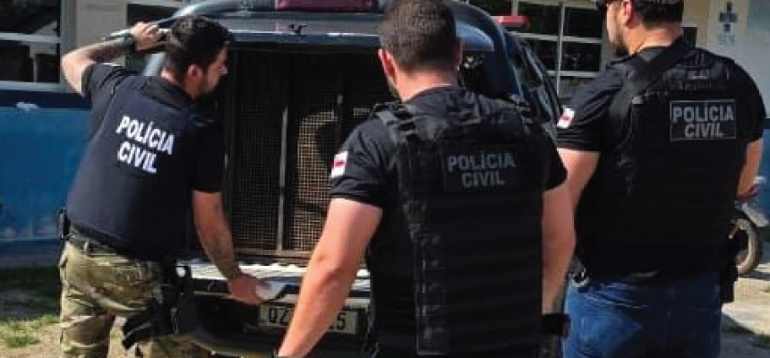 A Polícia Civil do Amazonas (PC-AM), por meio da 49ª Delegacia Interativa de Polícia (DIP) de Amaturá (a 909 quilômetros de Manaus), cumpriu, na segunda-feira (08), mandados de prisão preventiva de um homem, de 38 anos, por importunação sexual, e de outro indivíduo, de 52 anos, por estupro, praticados contra duas colegas de trabalho, de 23 e 47 anos. As prisões foram efetuadas no município.